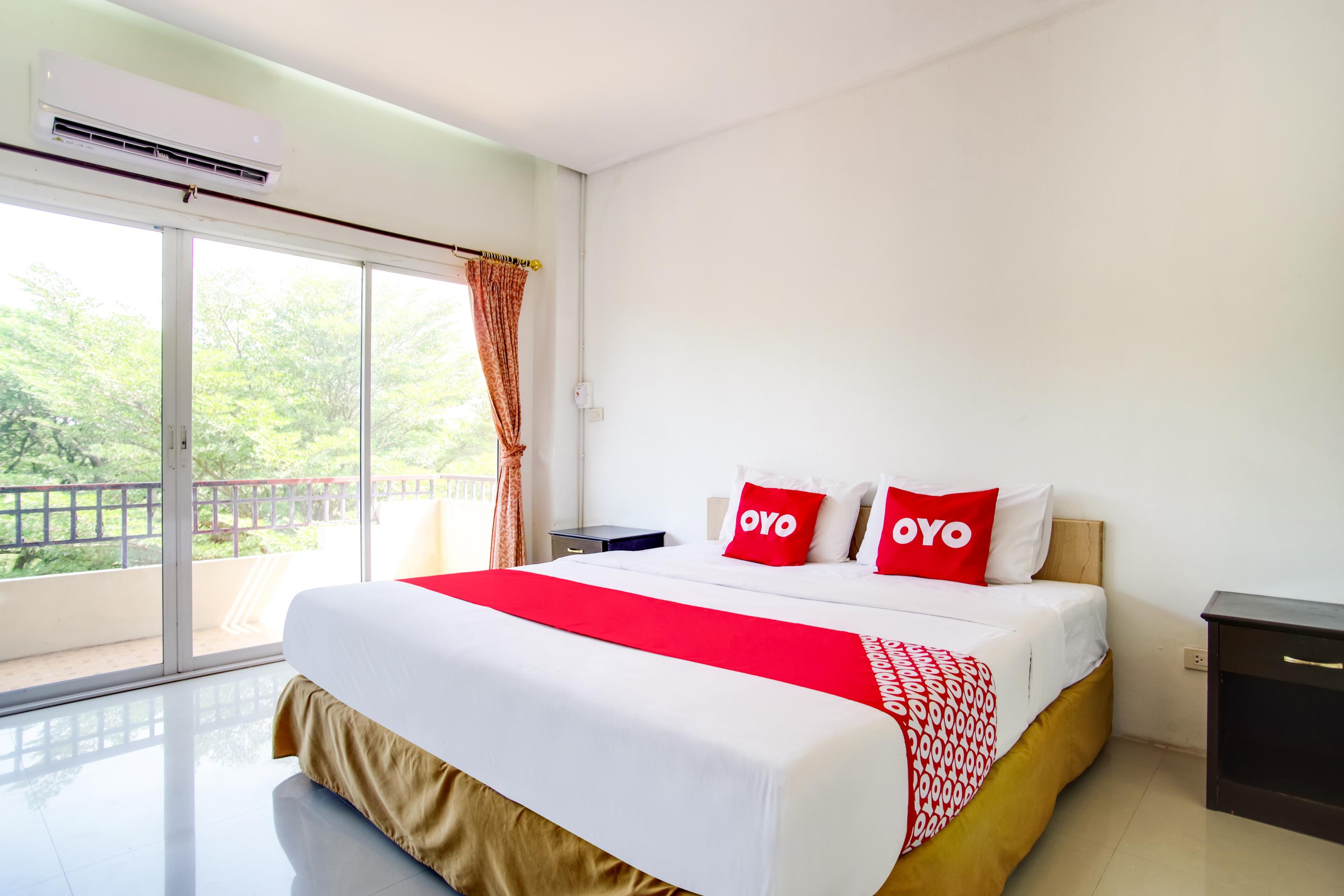 Oyo384萨拜迪酒店 大城 外观 照片