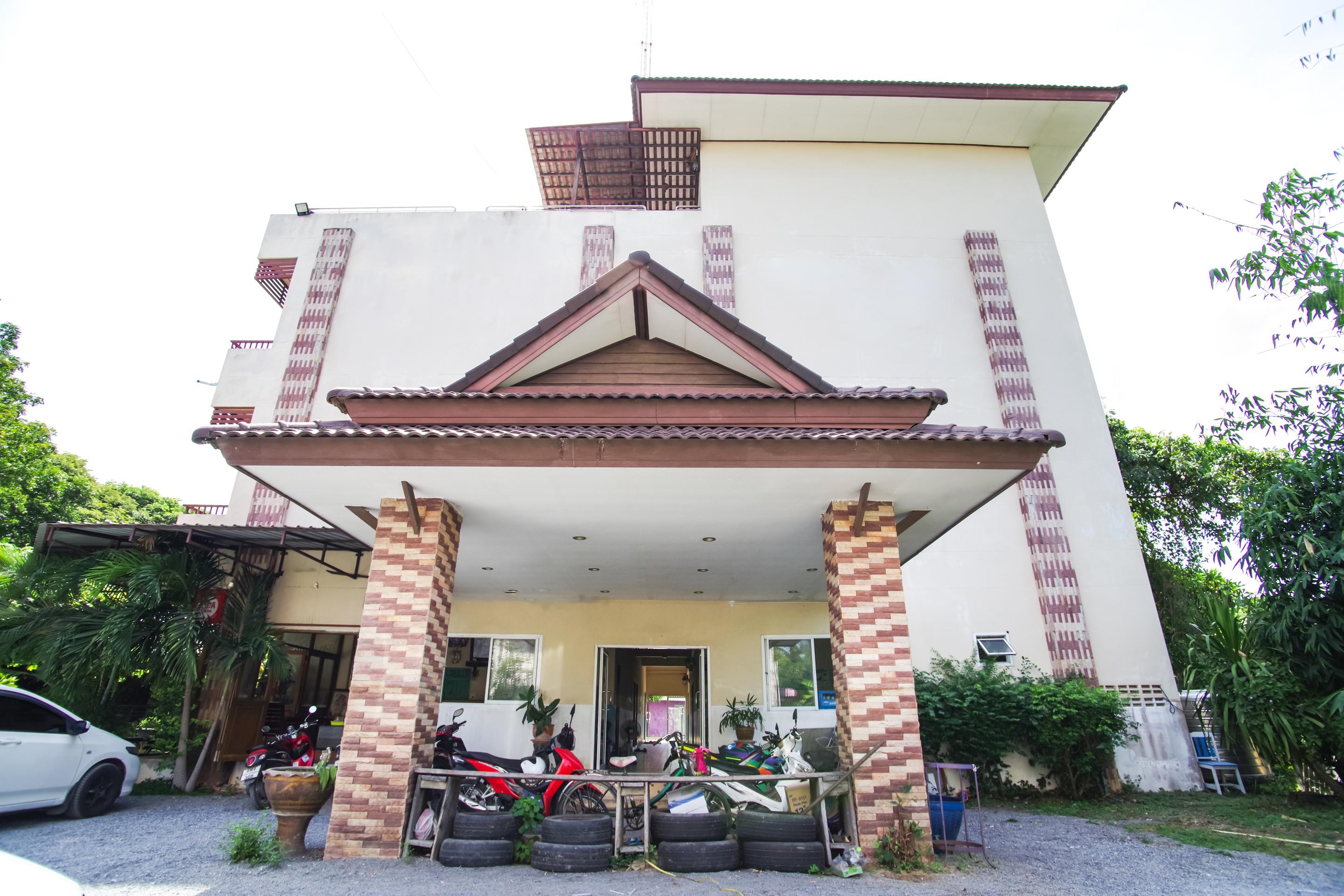 Oyo384萨拜迪酒店 大城 外观 照片
